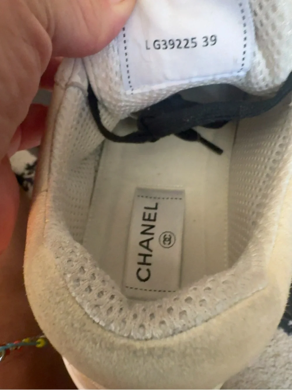 Authentic Channel 22A Low top sneakers Beige Suede